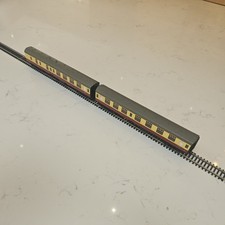 Hornby R1214 coaches Pair of