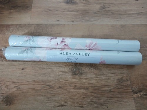 Laura ashley wallpaper - laura,