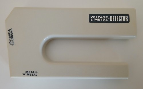 Voltage and metal - , detector