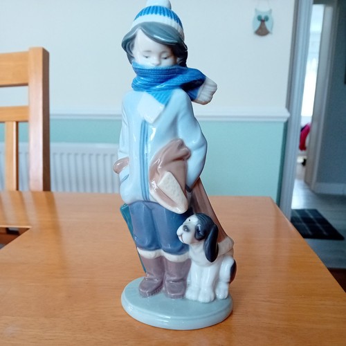 Lladro 5220 winter boy with - winter,