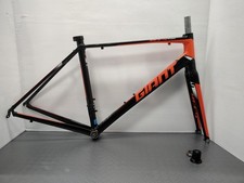 GIANT DEFY4 ALUXX Road Bike