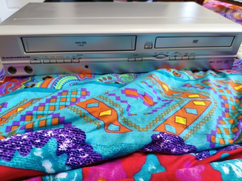 Durabrand vhs dvd player combo - dvd,