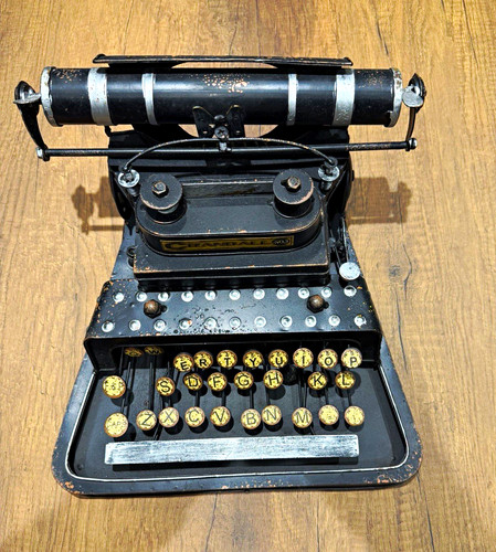 Vintage style typewriter prop - vintage,