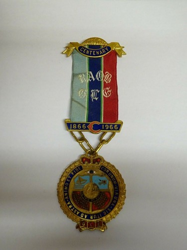 Vintage gilt metal - gilt, enamel