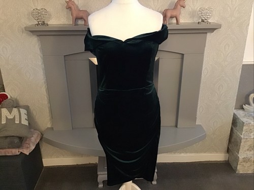 Dark green velvet off the - green,