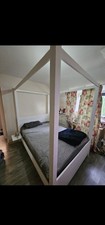 White Double Four Poster Solid
