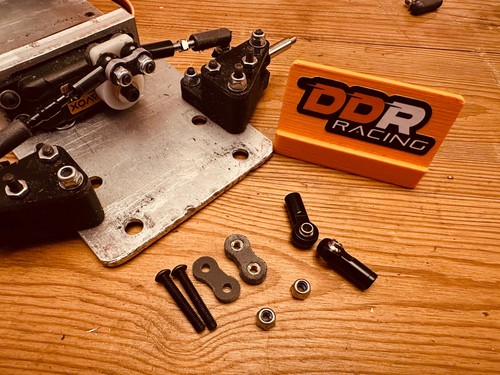 Braced servo saver mount and - braced,