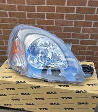 Toyota Yaris Halogen Headlight Headlamp Right Driver Side 1999-2003