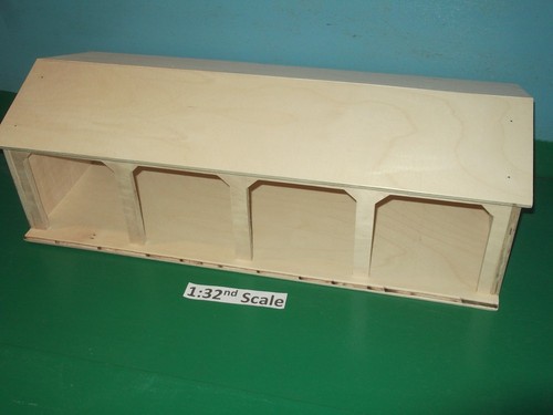 32nd scale wooden model farm - 1:32nd,