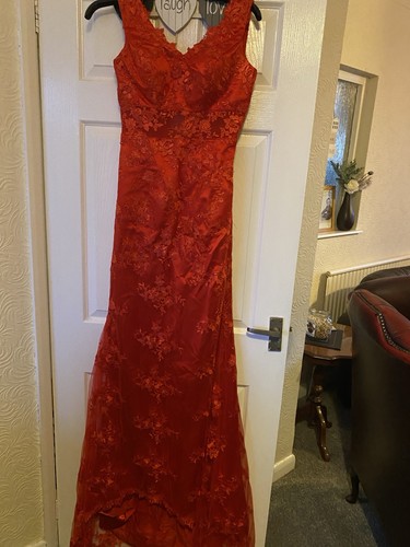 Red gown with small train - with,