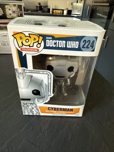 Doctor who cyberman - doctor, pop