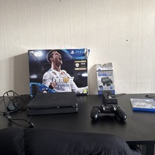 PlayStation 4 Slim Black