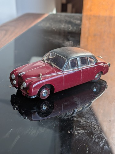 Jaguar saloon maroon - jaguar, mk