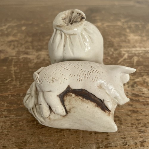 Stoneware ceramic resting pig - stoneware,