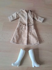 GORGEOUS PEDIGREE VINTAGE SINDY COAT & BOOTS. EXCELLENT CLEAN CONDITION. NO DOLL