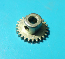 Meccano pinion, part 25c