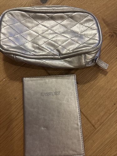 Silver clarins make purse - up, &