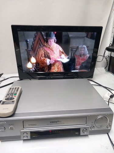 Aiwa video cassette recorder - cassette,