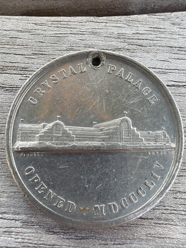 Victoria white metal medal - metal,