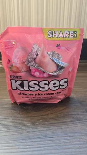Hershey kisses strawberry - kisses,