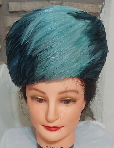 Vintage feather pillbox - 60's,