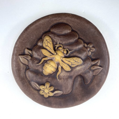 Bee skep round ceramic - bee,