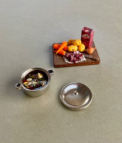Dolls house miniature 12 - dolls, 1:12