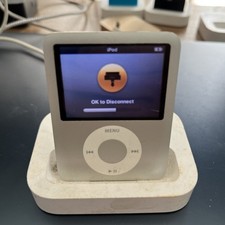 Apple iPod Nano A1236 3rd Generation 4GB MP3 Player Silver - Tested