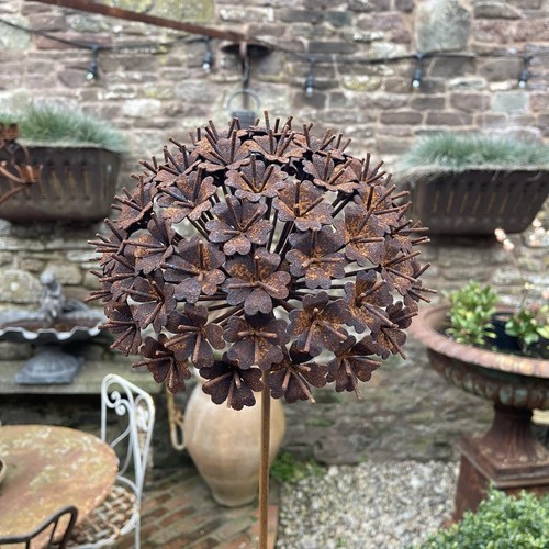 Rusty flower stake metal - flower,