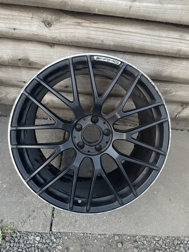 Genuine mercedes c63 - 1,