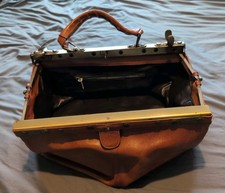 Vintage Tan Leather And Brass Gladstone Doctor's Bag