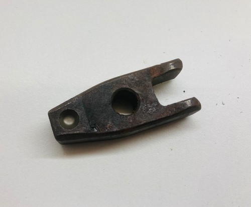 Fuel injector clamp - clamp, for
