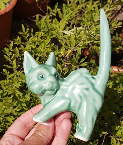 Sylvac scaredy cat green - cat,