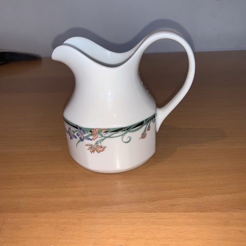 Royal doulton juno - royal, milk