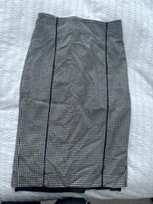 Oasis dogtooth black and white pencil skirt size 8
