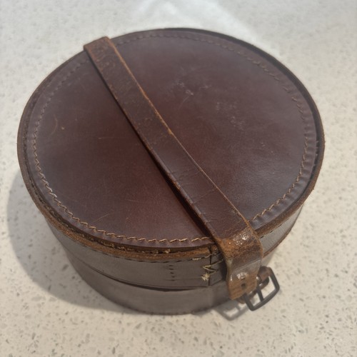 Vintage round leather collar - round,