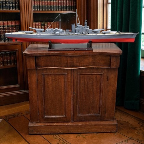 Large detailed model - detailed, a