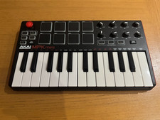 Akai Professional MPK Mini mkII Compact Midi Keyboard/Pad Controller