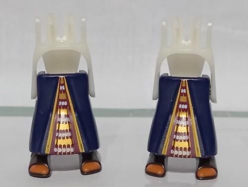 Playmobil blue leg skirts - leg,