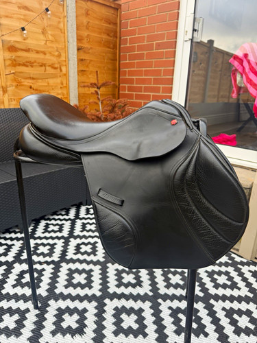 Albion adjusta jump saddle - adjusta,