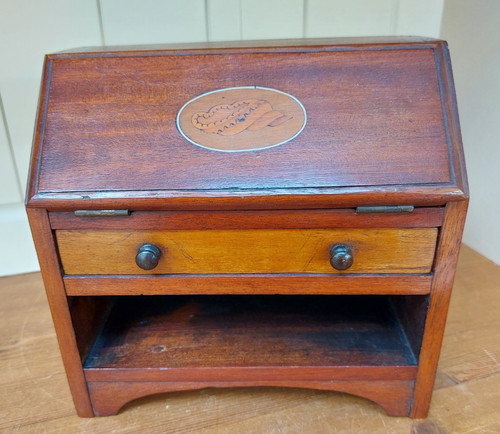 Vintage mini bureau