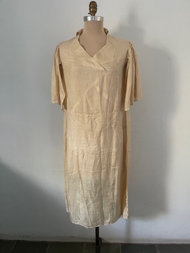 Vtg ivory 100 silk 1920 - 100%,