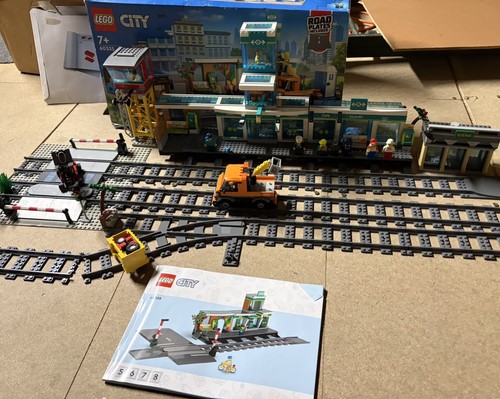 Lego city train station - train,