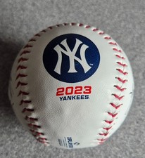 SOUVENIR BASEBALL ** MLB NEW