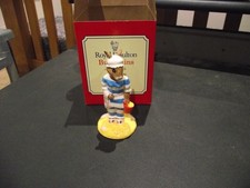 Royal Doulton Bunnykins Figurine. Mother Bunnykins 06189