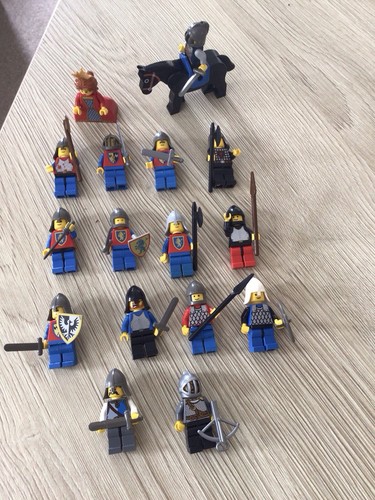 Assorted vintage lego knights - assorted,