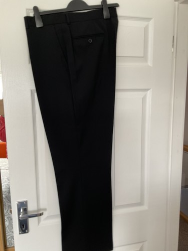 Bevaler black 100 wool - 100%,