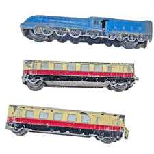 Rake Of 3x Vintage Dinky Toys Express Passenger Train Set LNER Loco Body Diecast