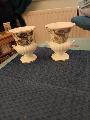 Pair wedgwood kutani - pair,