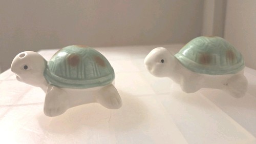 Salt pepper pots turtles - salt,